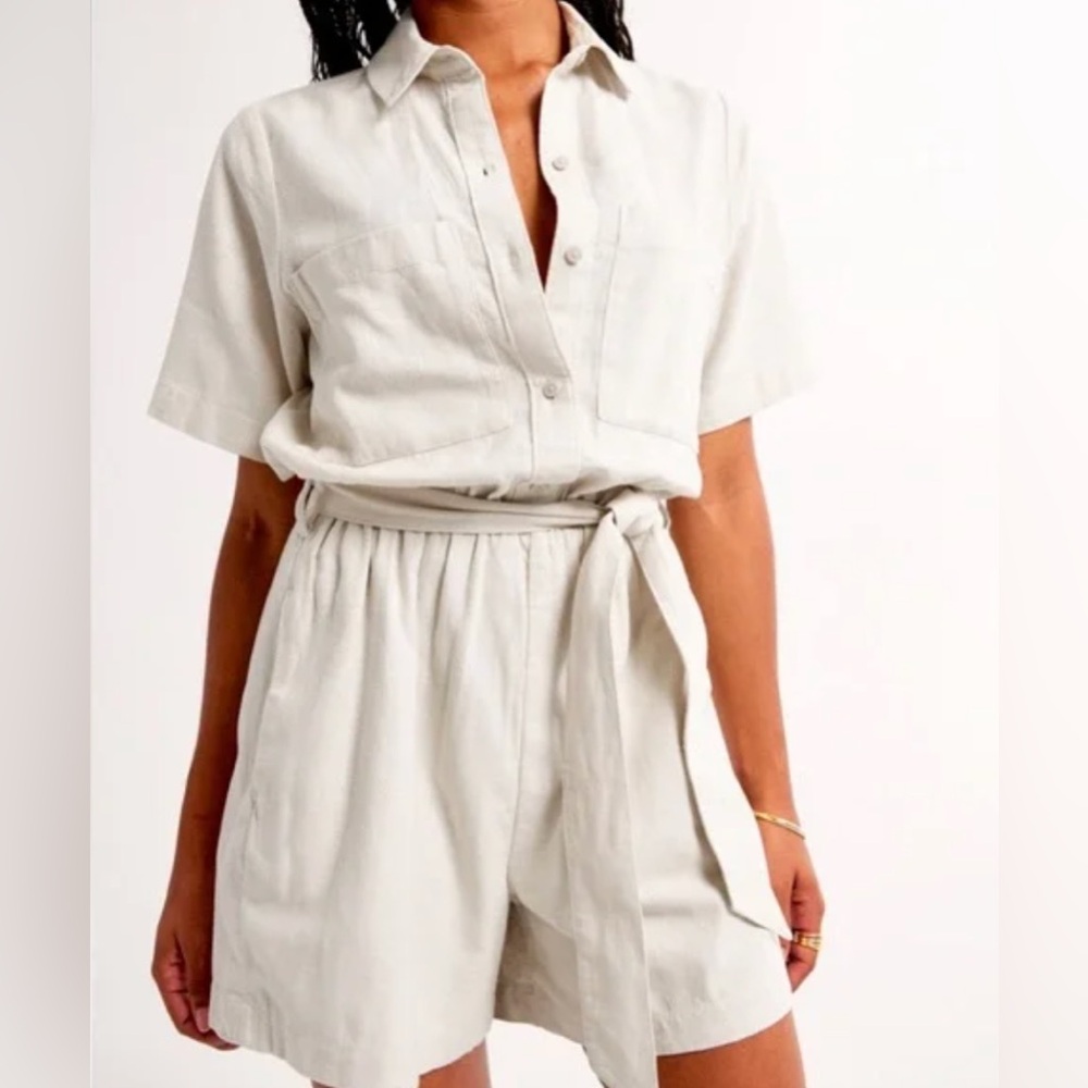 Abercrombie & Fitch Cream Short-Sleeve Tie-Waist Romper